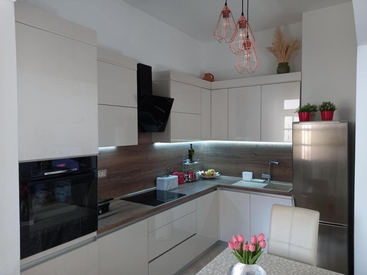 شقة Apartman Beti أوباتيا المظهر الخارجي الصورة